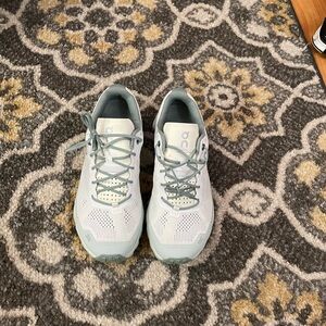 On Cloud Cloudventure shoes women’s size 7.5 Brand New! Retail $170